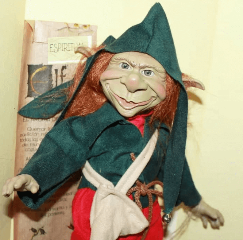 28 см -В том аспекте, в котором он предстает перед нами, Фачан является самым лукавым и озорным эльфом,