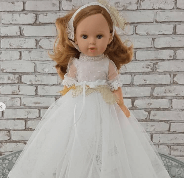 Очень нежная, красивая принцесса вкусно пахнет ванилькой🥰✨Высота куклы 40 см. ✨Полностью виниловая.