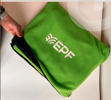 Плед-подушка подарочная