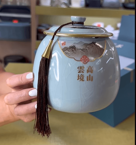 ЧАЙ В ПОДАРОЧНОЙ УПАКОВКЕ - Подарок