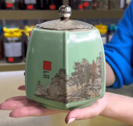 ЧАЙ В ПОДАРОЧНОЙ УПАКОВКЕ