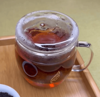 Кружка стеклянная заварочная с фильтром-колбой и крышкой