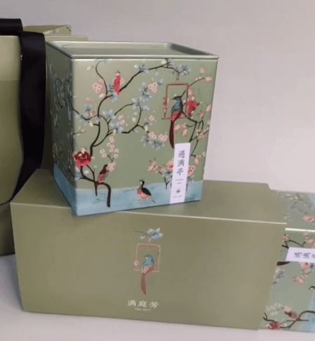 ЧАЙ В ПОДАРОК  НЕЖНЫЙ И ПО - НАСТОЯЩЕМУ ВЕСЕННИЙ.