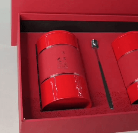 Красивый необыкновенный подарочный набор.