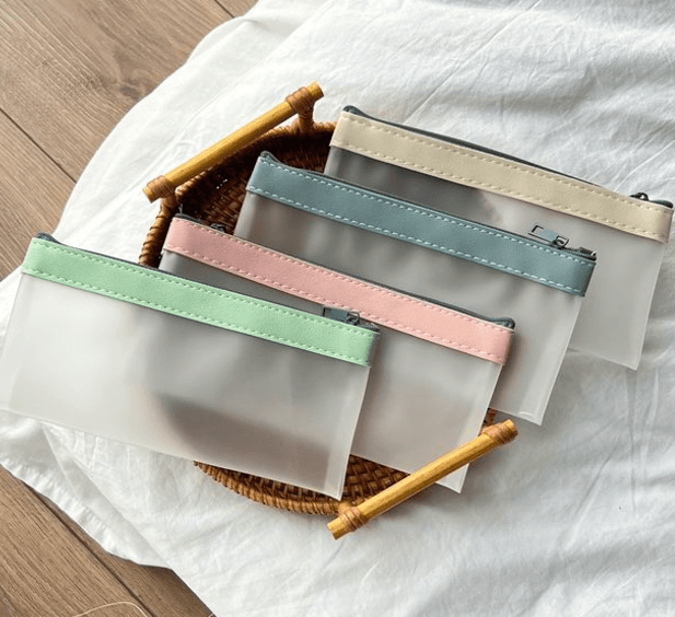 Прозрачный матовый пенал с цветными вставками из эко-кожи