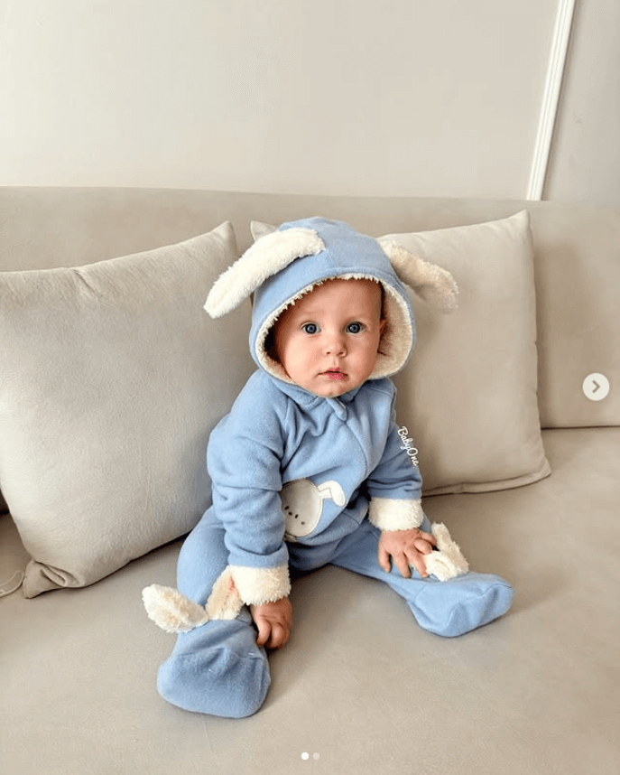 Комбинезон флисовый для новорожденных на потайной молнии с заячьими ушками