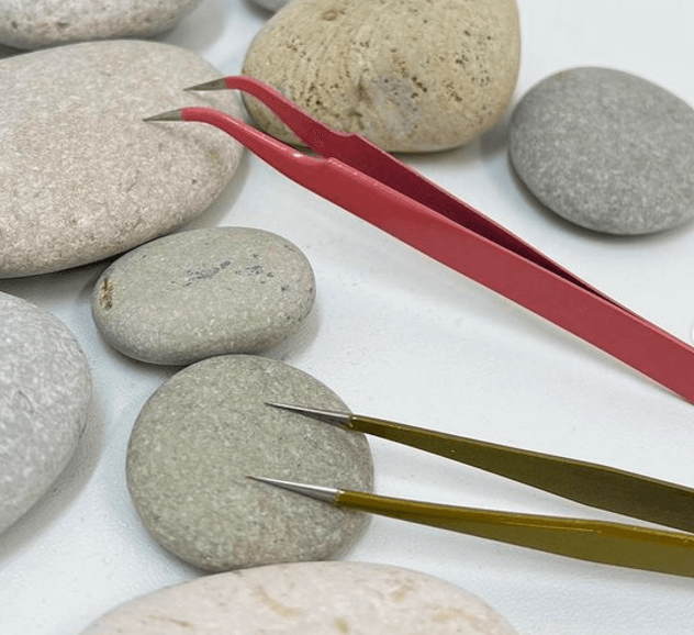 Самый нужный инструмент для скрапбукинга - канцелярский пинцет