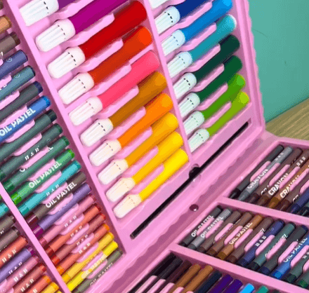 Огромный набор для творчества, благодаря которому вы сможете воплатить