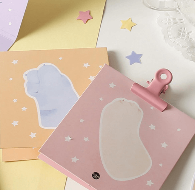 Супер милые стикеры для записей в виде кошачьих лапок