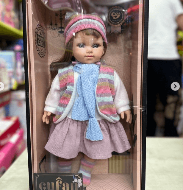 Кукла в теплой зимней одежде / для детей