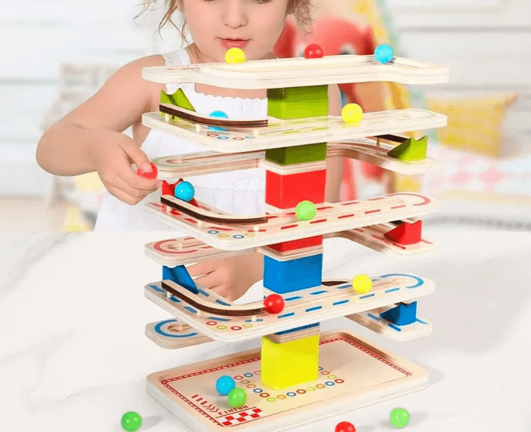 Деревянная развивающая игра для малышей. Веселые шарики