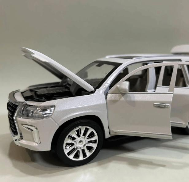 Машинка металлическая Лексус Lexus белый , свет, звук, длина 20см,