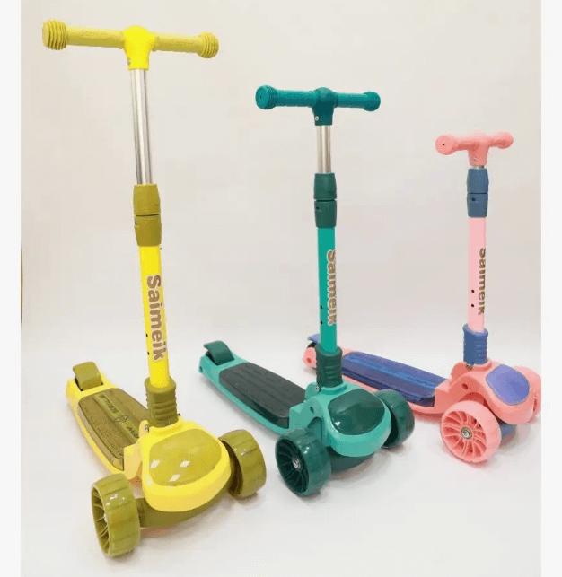 Cамокат трехколесный музыкальный