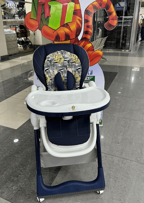 Стульчик для кормления малыша