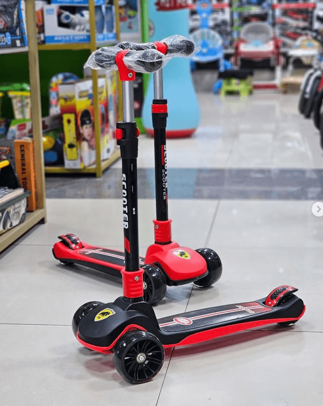 Самокат складной детский черно-красный