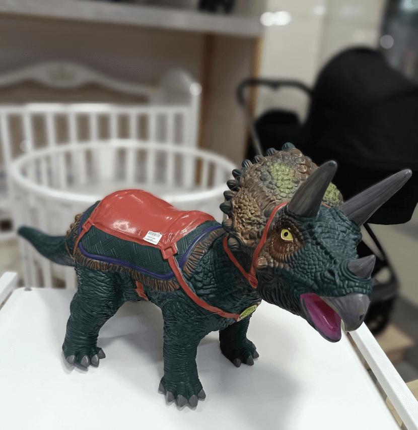 Игрушечный динозавр Трицераптор