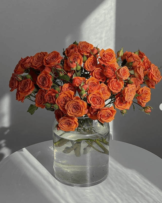 Ваза стеклянная в стиле минимализма