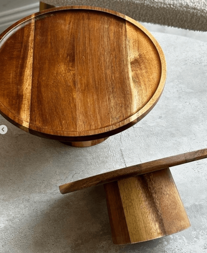 Тортница из натурального дерева 21см