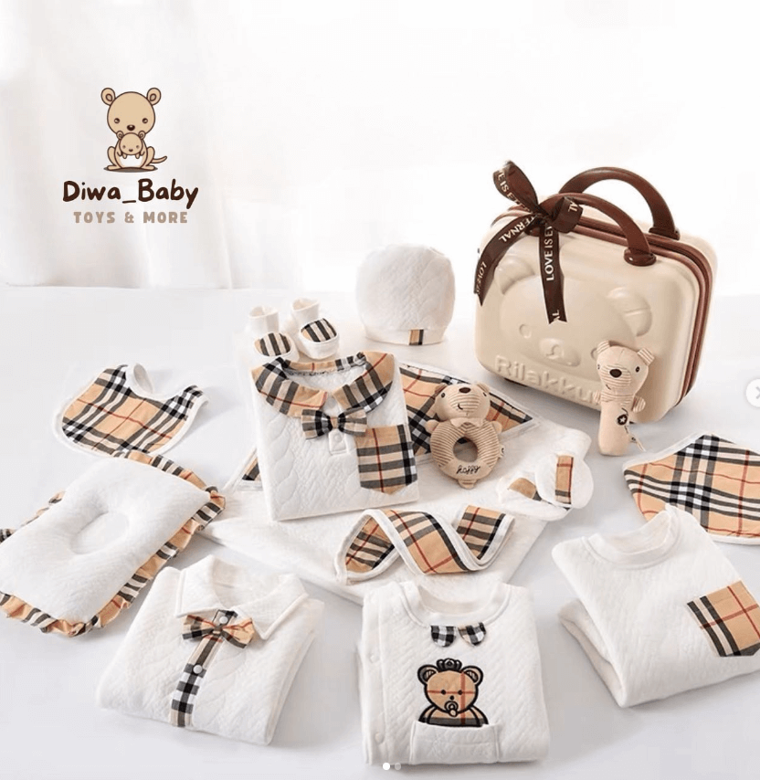 Набор в чемоданчике для младенцев 14 предметов
