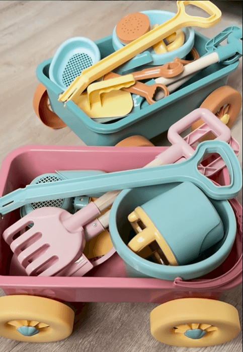 Тележка с садовыми инструментами игрушечная