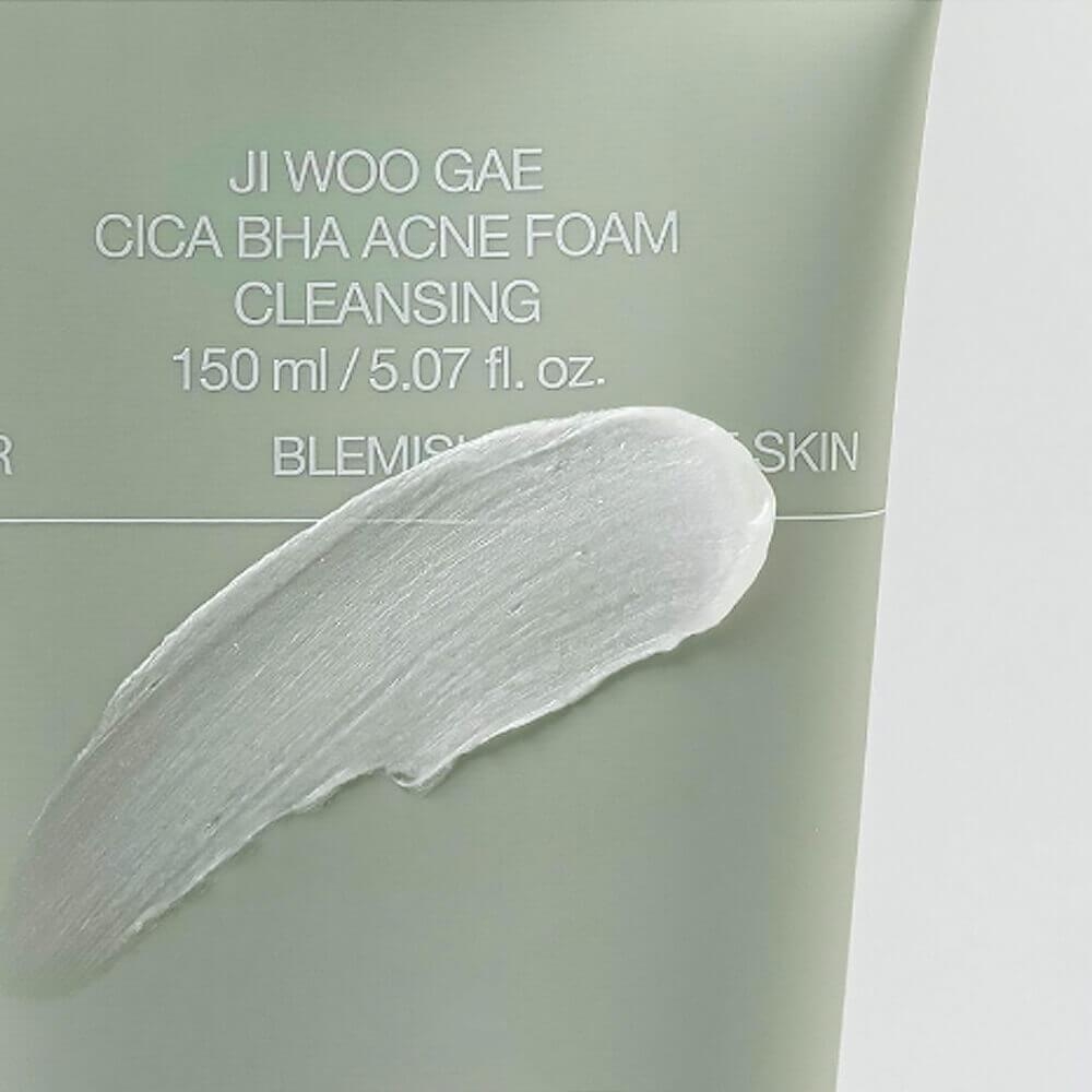 Очищающая пенка с BHA-кислотой и центеллой Celimax Ji Woo Gae Cica BHA Acne Foam Cleansing 150мл