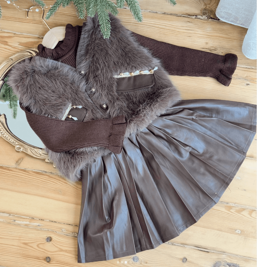 Тройка для девочек с кожаной юбкой и меховой жилеткой