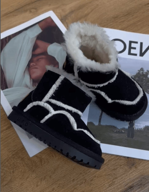 Угги детские цвет черный с белой каймой