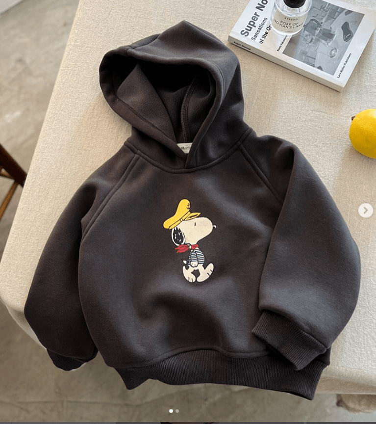 Толстовка с капюшоном и рисунком snoopy