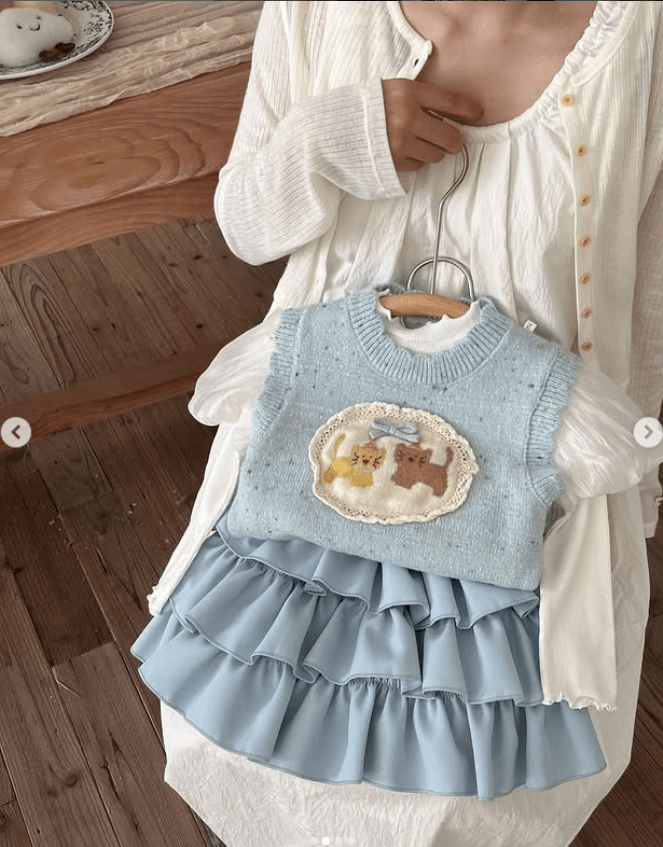 Тройка для девочки водолазка+жилетка+юбка