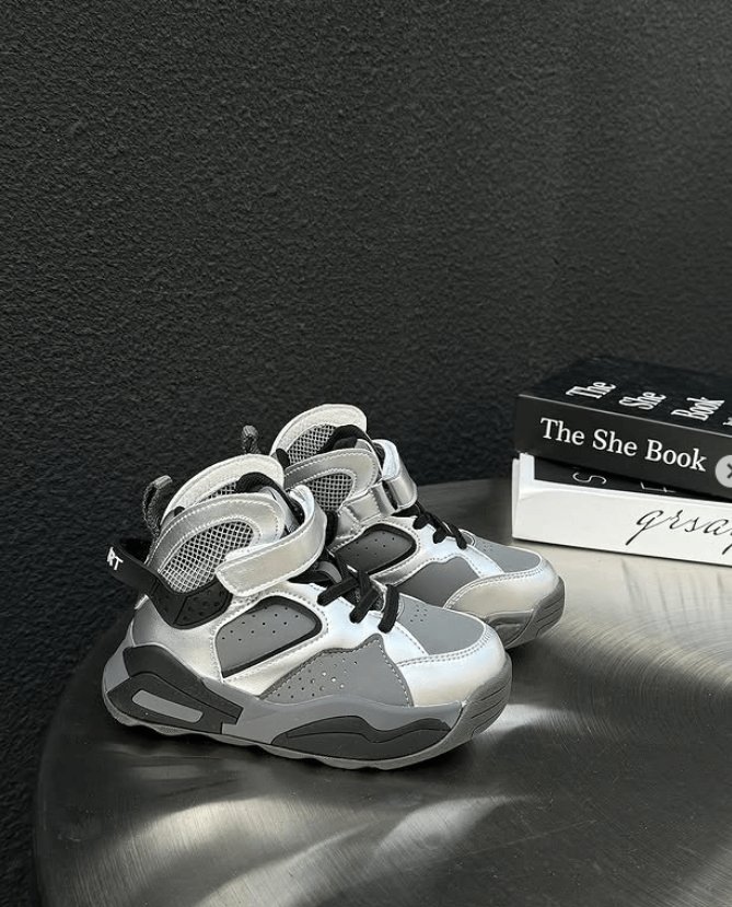 Ботасы на осень для детей цвет бело-серый