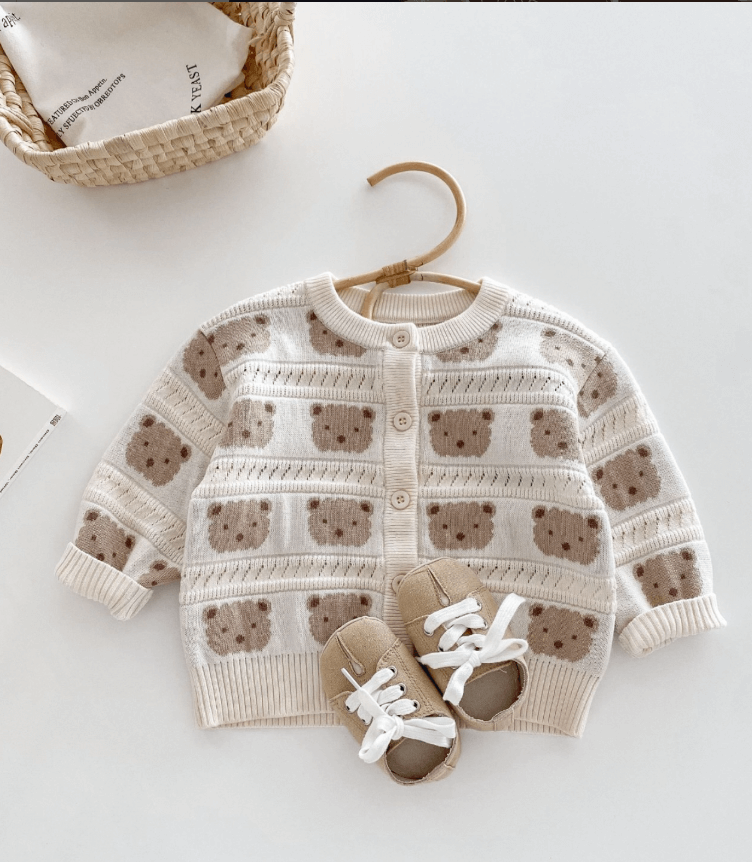 Свитер детский на пуговицах цвет белый с медвежатами