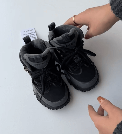Ботинки спортивные утепленные для детей