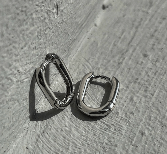 Серебряные серьги “карабины” / Минимализм в каждой детали