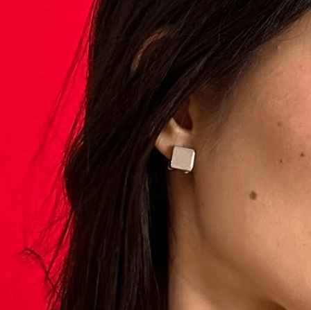 Серебряные серьги пусеты в стиле минимализм / Серебро 925 пробы