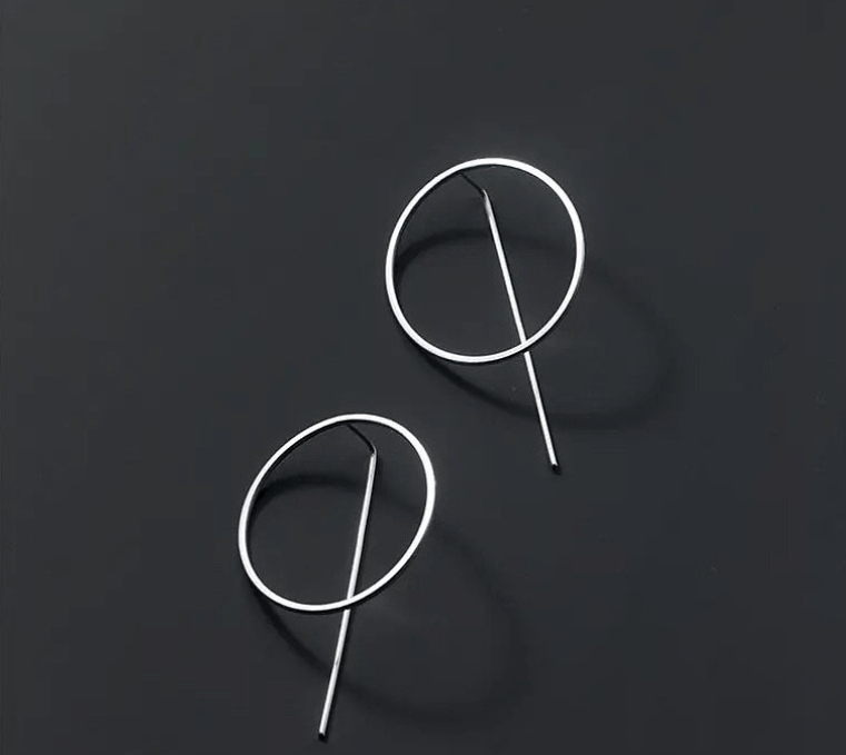 Объёмные серьги геометрической формы, будут уместны всегда  / Серебро 925 пробы / Диаметр круга (30 мм)