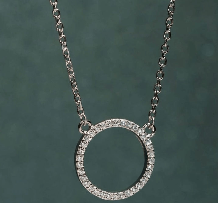Колье «Круг» с фианитами / Серебро 925 пробы / Серебряные украшения
