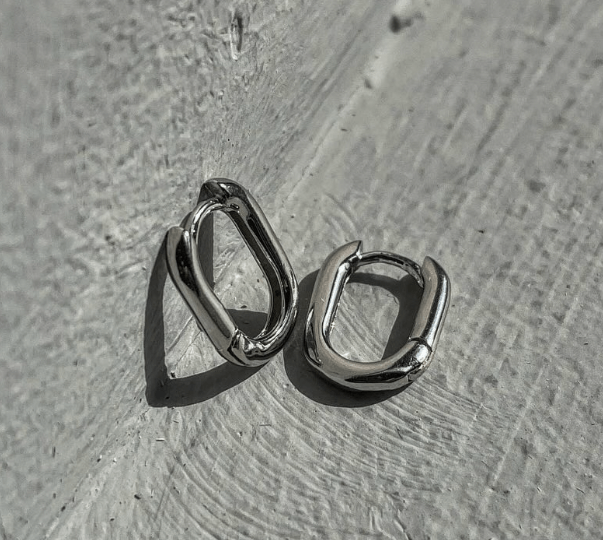 Серьги овальной формы / Серебро 925 пробы