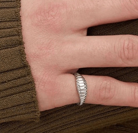 Кольцо серебряное широкое круассан серебро / Серебро 925 пробы