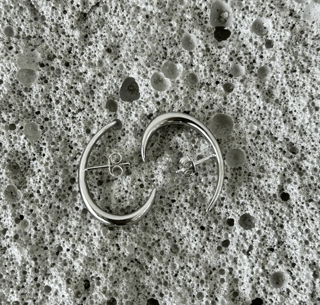 Серебряные серьги-коготьв виде пирсинга из серебра / Серебро 925 пробы.