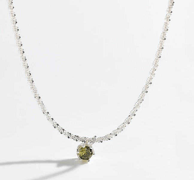 Бриллиантовое плетение с  оливково-зеленым кулоном / Серебро 925 пробы