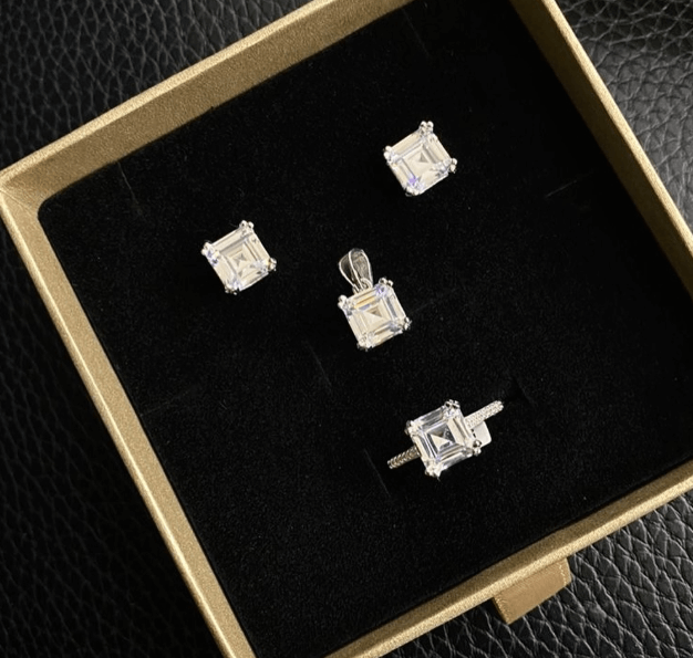 Шикарный набор Сережек, кольца и подвески / Серебро 925,бразильский циркон