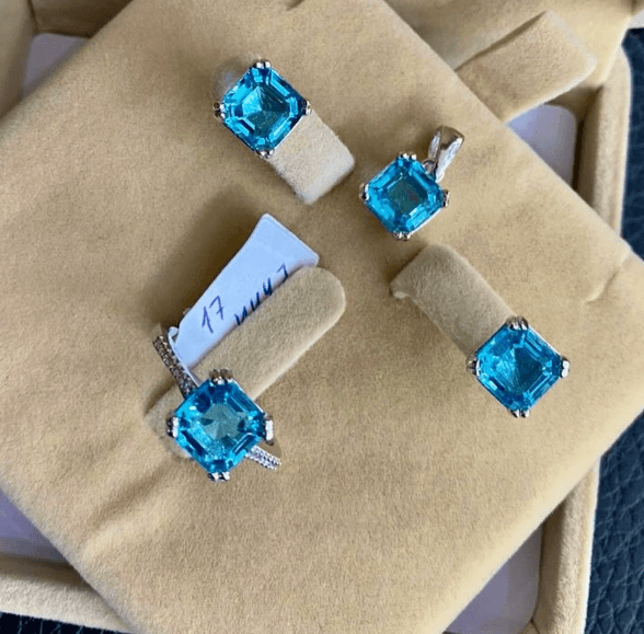 Прекрасный с  синий камнями  набор из серебра 925, бразильский циркон