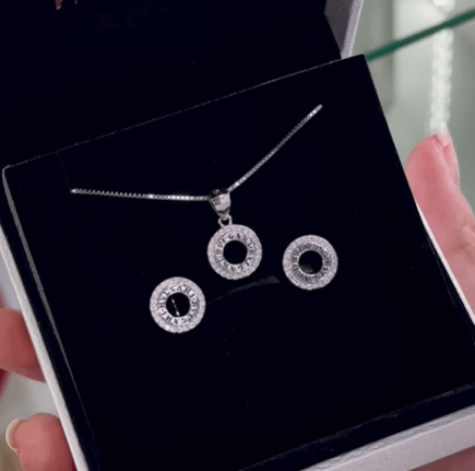 Украшение из серебра 925,цирконы сережки и ожерелье