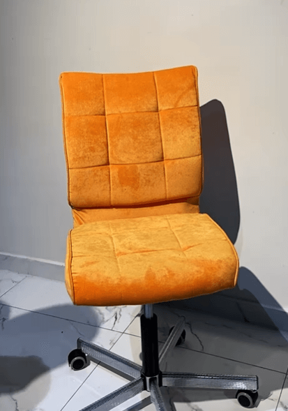 Кресло офисное цвет желтый