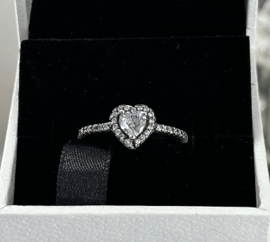 Возвышенное белое сердце /  Серебро 925,цирконы