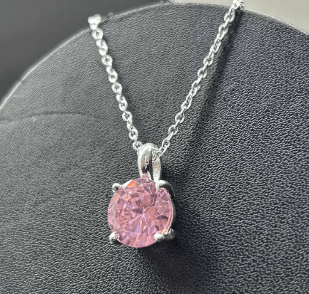 Ожерелье с подвеской в ​​виде камня