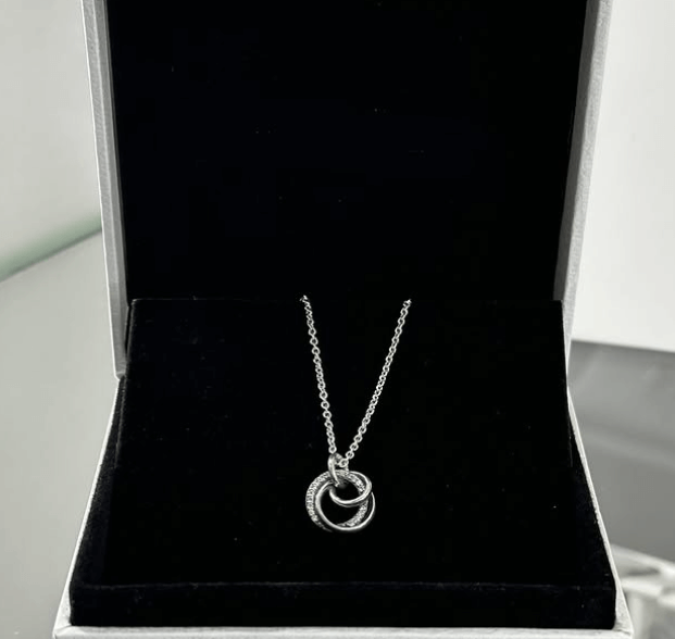 Колье Серебряное  ожерелье /  Серебро 925 пробы,цирконы