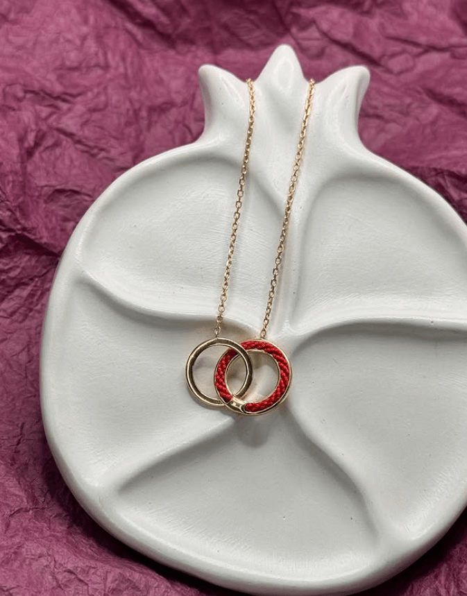 Серебряное колье с позолотой и текстилем