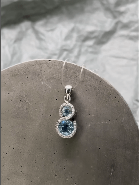 Серебряная подвеска с топазами и фианитами