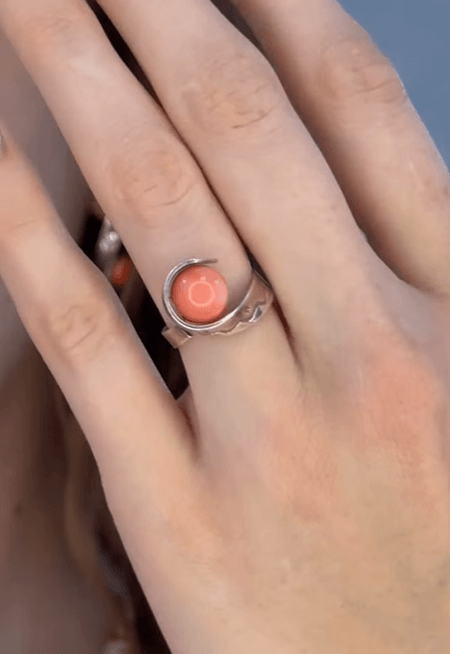 Серебряное кольцо с натуральным кораллом